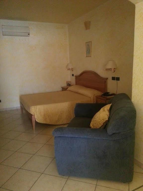 Hotel Mistef ファレルナ エクステリア 写真