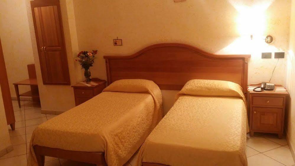 Hotel Mistef ファレルナ エクステリア 写真